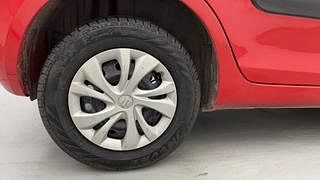 Used 2015 Maruti Suzuki Swift [2011-2017] VDi ABS Diesel Manual tyres RIGHT REAR TYRE RIM VIEW