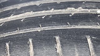 Used 2015 Maruti Suzuki Baleno [2015-2019] Alpha Petrol Petrol Manual tyres RIGHT FRONT TYRE TREAD VIEW