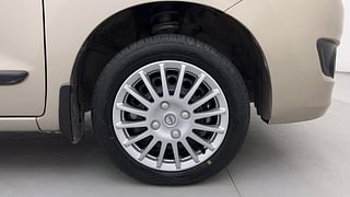 Used 2016 Maruti Suzuki Wagon R 1.0 [2015-2019] VXI AMT Petrol Automatic tyres RIGHT FRONT TYRE RIM VIEW
