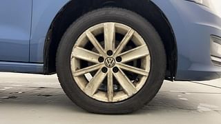 Used 2017 Volkswagen Vento [2017-2019] Highline Plus Diesel Diesel Manual tyres RIGHT FRONT TYRE RIM VIEW