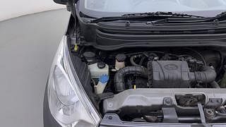Used 2018 Hyundai Eon [2011-2018] Magna + (O) Petrol Manual engine ENGINE RIGHT SIDE HINGE & APRON VIEW