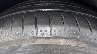 Used 2016 Hyundai Elantra [2016-2022] 2.0 SX(O) AT Petrol Automatic tyres LEFT FRONT TYRE TREAD VIEW