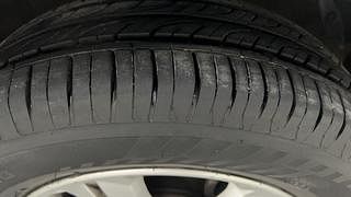 Used 2011 Hyundai i20 [2008-2012] Asta 1.2 Petrol Manual tyres RIGHT FRONT TYRE TREAD VIEW