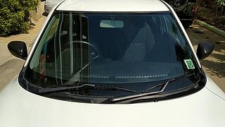 Used 2018 Maruti Suzuki Swift [2011-2017] LXi Petrol Manual exterior FRONT WINDSHIELD VIEW