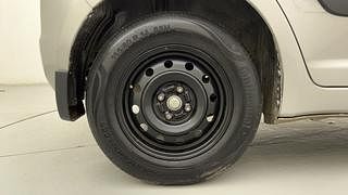Used 2011 Maruti Suzuki Swift [2007-2011] VXi Petrol Manual tyres RIGHT REAR TYRE RIM VIEW