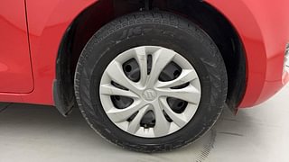 Used 2020 Maruti Suzuki Swift [2017-2021] VXi Petrol Manual tyres RIGHT FRONT TYRE RIM VIEW