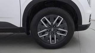 Used 2022 Hyundai Venue S Plus 1.5 CRDi Diesel Manual tyres RIGHT FRONT TYRE RIM VIEW