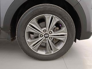 Used 2017 Hyundai Creta [2015-2018] 1.6 SX (O) Diesel Manual tyres RIGHT FRONT TYRE RIM VIEW