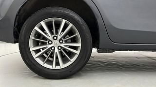Used 2016 Toyota Corolla Altis [2014-2017] VL AT Petrol Petrol Automatic tyres RIGHT REAR TYRE RIM VIEW