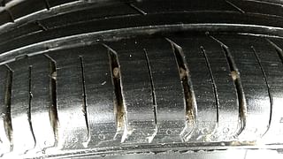 Used 2016 Maruti Suzuki Swift Dzire [2012-2017] ZDI AMT Diesel Automatic tyres LEFT FRONT TYRE TREAD VIEW
