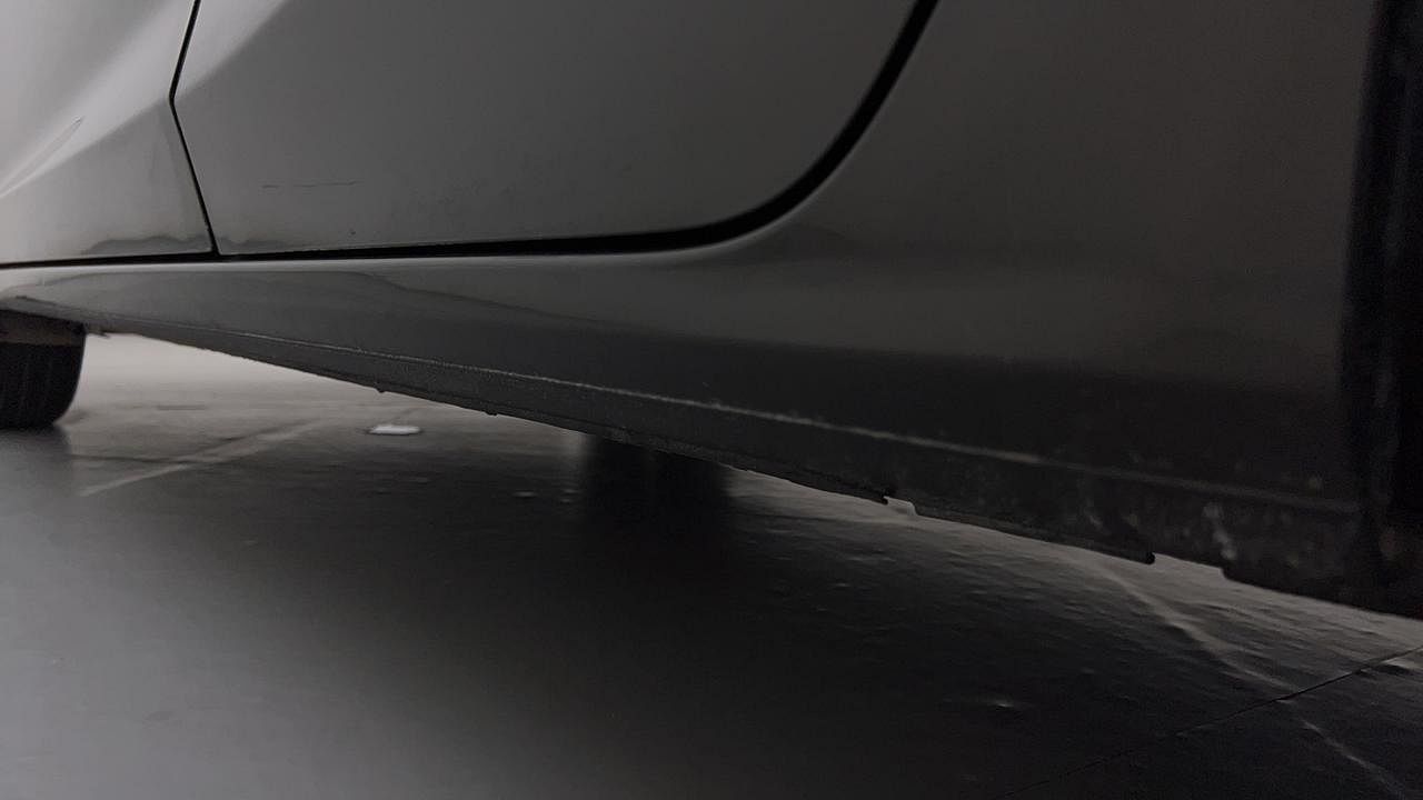 Used 2016 honda Jazz V Petrol Manual dents MINOR SCRATCH