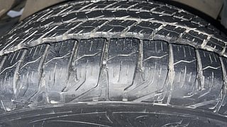 Used 2014 Toyota Fortuner [2012-2016] 3.0 4x2 MT Diesel Manual tyres RIGHT FRONT TYRE TREAD VIEW