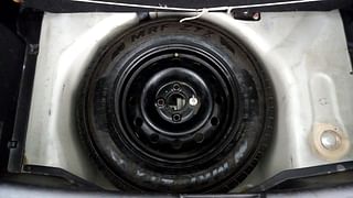 Used 2014 Maruti Suzuki Swift [2011-2017] VDi Diesel Manual tyres SPARE TYRE VIEW