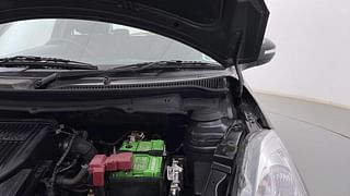 Used 2011 Maruti Suzuki Swift [2011-2017] ZXi Petrol Manual engine ENGINE LEFT SIDE HINGE & APRON VIEW