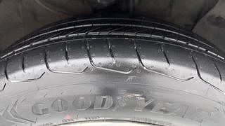 Used 2017 Hyundai Creta [2015-2018] 1.6 SX Plus Auto Petrol Petrol Automatic tyres RIGHT FRONT TYRE TREAD VIEW