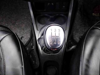 Used 2019 renault Duster 85 PS RXS MT Diesel Manual interior GEAR  KNOB VIEW