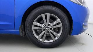 Used 2016 Hyundai Elantra [2016-2019] 1.6 SX AT Diesel Automatic tyres RIGHT FRONT TYRE RIM VIEW