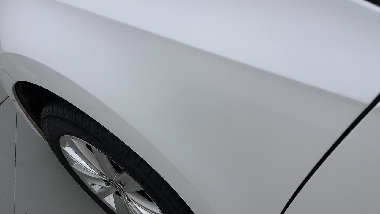Used 2016 Volkswagen Vento [2015-2019] Highline Petrol AT Petrol Automatic dents MINOR DENT