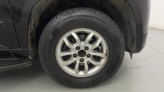 Used 2018 Mahindra TUV300 [2015-2020] T8 mHAWK100 Diesel Manual tyres RIGHT FRONT TYRE RIM VIEW