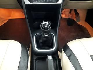 Used 2015 Volkswagen Polo [2015-2019] Highline1.2L (P) Petrol Manual interior GEAR  KNOB VIEW