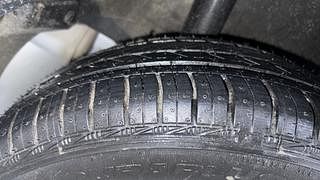 Used 2015 Honda Amaze [2013-2016] 1.2 VX i-VTEC Petrol Manual tyres RIGHT REAR TYRE TREAD VIEW