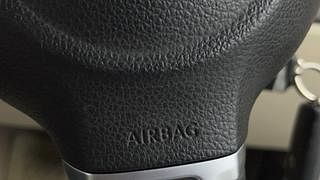 Used 2011 Volkswagen Vento [2010-2015] Highline Petrol AT Petrol Automatic top_features Airbags