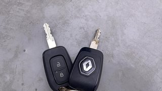 Used 2018 Renault Duster [2017-2020] RXS CVT Petrol Petrol Automatic extra CAR KEY VIEW