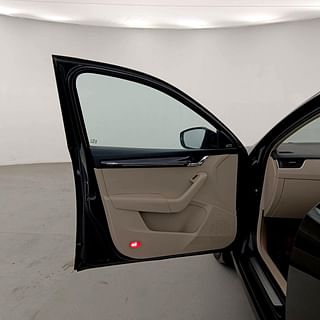 Used 2019 Skoda Octavia [2017-2019] 1.8 TSI AT L K Petrol Automatic interior LEFT FRONT DOOR OPEN VIEW
