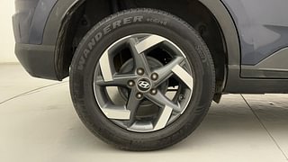 Used 2019 Hyundai Venue [2019-2022] SX Plus 1.0 Turbo DCT Petrol Automatic tyres RIGHT REAR TYRE RIM VIEW