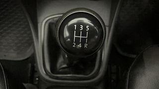 Used 2019 Volkswagen Ameo [2016-2020] 1.0 Comfortline Petrol Petrol Manual interior GEAR  KNOB VIEW