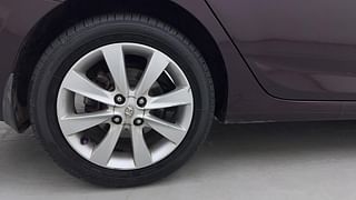 Used 2011 Hyundai Verna [2011-2015] Fluidic 1.6 CRDi SX Opt AT Diesel Automatic tyres RIGHT REAR TYRE RIM VIEW