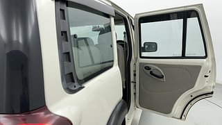 Used 2019 Mahindra Scorpio [2017-2020] S3 Diesel Manual interior RIGHT REAR DOOR OPEN VIEW