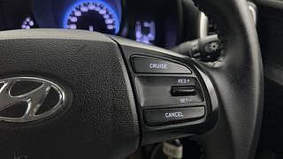 Used 2020 Hyundai Venue [2019-2022] SX 1.0  Turbo Petrol Manual top_features Cruise control