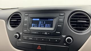 Used 2019 Hyundai Xcent [2017-2019] S Petrol Petrol Manual top_features Integrated (in-dash) music system