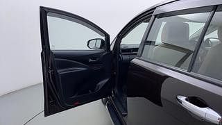 Used 2016 Toyota Innova Crysta [2016-2020] 2.4 G Diesel Manual interior LEFT FRONT DOOR OPEN VIEW