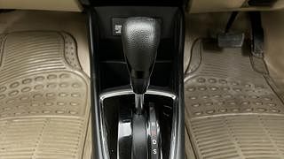 Used 2021 honda Amaze 1.2 VX CVT i-VTEC Petrol Automatic interior GEAR  KNOB VIEW
