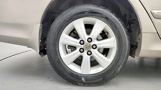 Used 2013 Toyota Corolla Altis [2011-2014] G Diesel Diesel Manual tyres RIGHT REAR TYRE RIM VIEW
