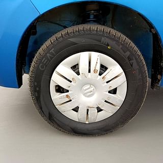 Used 2019 Maruti Suzuki Alto 800 [2019-2022] LXI Petrol Manual tyres LEFT FRONT TYRE RIM VIEW