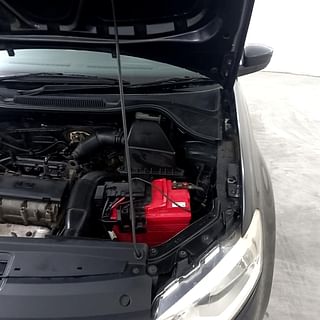 Used 2012 Volkswagen Polo [2010-2014] Comfortline 1.2L (P) Petrol Manual engine ENGINE LEFT SIDE HINGE & APRON VIEW