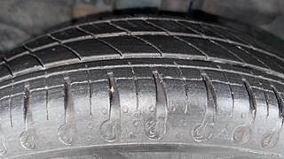 Used 2021 Renault Kwid 1.0 RXT Opt Petrol Manual tyres LEFT FRONT TYRE TREAD VIEW