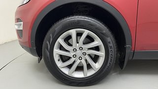 Used 2017 Land Rover Discovery Sport [2015-2020] HSE Diesel Automatic tyres LEFT FRONT TYRE RIM VIEW