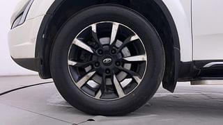 Used 2018 Mahindra XUV500 [2018-2021] W11 AT Diesel Automatic tyres LEFT FRONT TYRE RIM VIEW