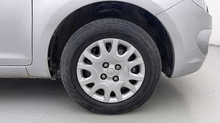 Used 2010 Hyundai i20 [2008-2012] Magna 1.2 Petrol Manual tyres RIGHT FRONT TYRE RIM VIEW