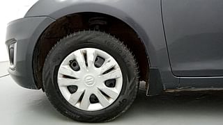 Used 2017 Maruti Suzuki Swift [2017-2020] VDi Diesel Manual tyres LEFT FRONT TYRE RIM VIEW