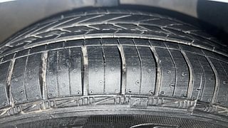 Used 2014 Hyundai Grand i10 [2013-2017] Asta 1.2 Kappa VTVT (O) Petrol Manual tyres RIGHT FRONT TYRE TREAD VIEW