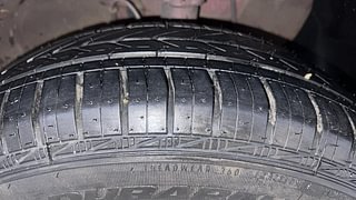 Used 2017 Hyundai Elite i20 [2014-2018] Sportz 1.2 Petrol Manual tyres RIGHT FRONT TYRE TREAD VIEW