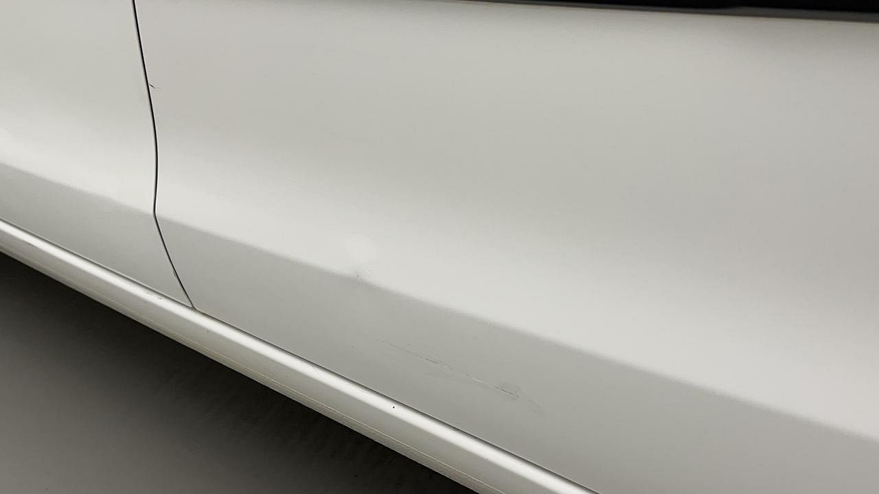 Used 2015 Maruti Suzuki Ertiga [2015-2018] Vxi CNG Petrol+cng Manual dents MINOR DENT