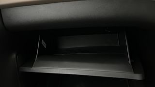 Used 2017 Hyundai Elite i20 [2017-2018] Magna Executive 1.2 Petrol Manual top_features Glove box cooling