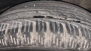 Used 2015 Honda CR-V [2013-2018] 2.4 AT Petrol Automatic tyres RIGHT REAR TYRE TREAD VIEW