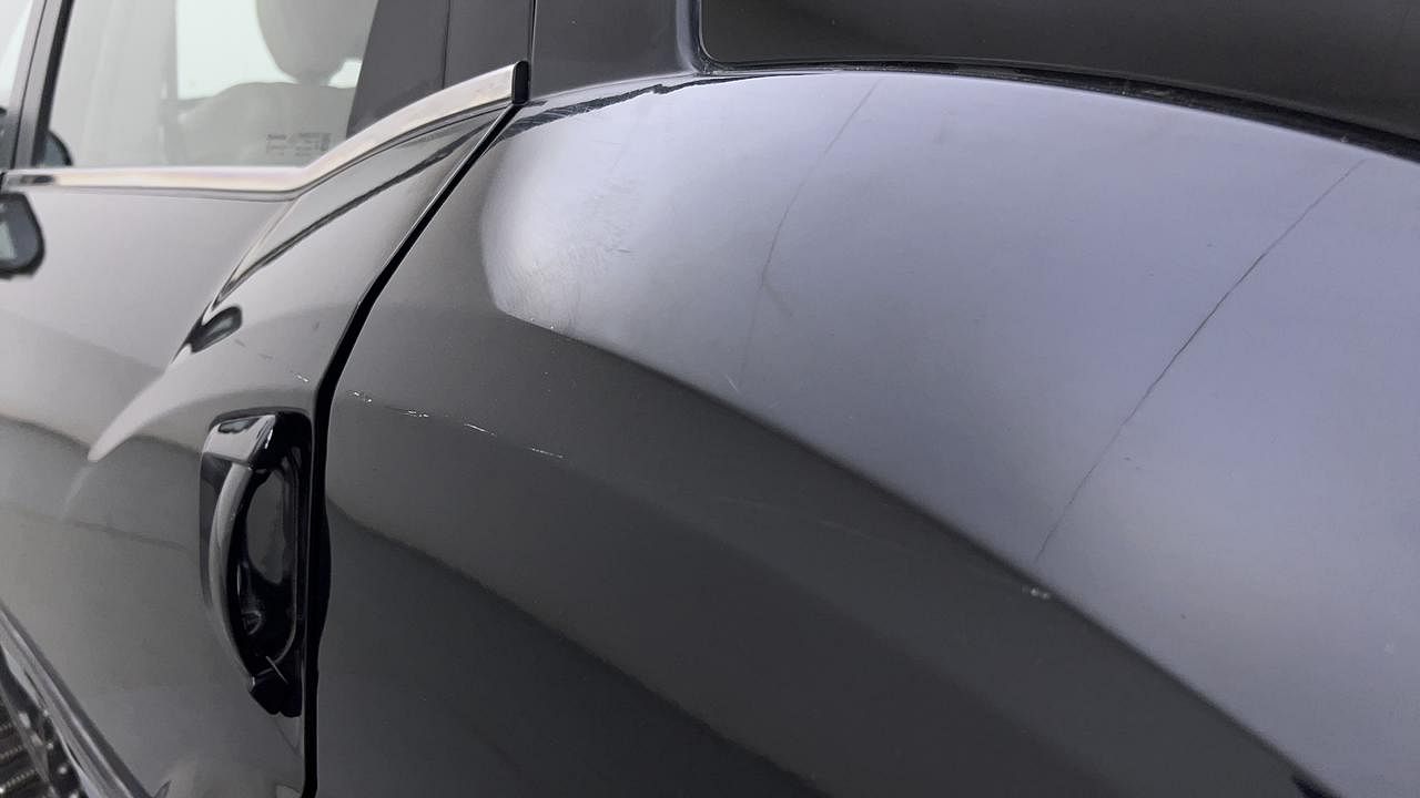 Used 2017 Mahindra XUV500 [2015-2018] W10 Diesel Manual dents MINOR DENT